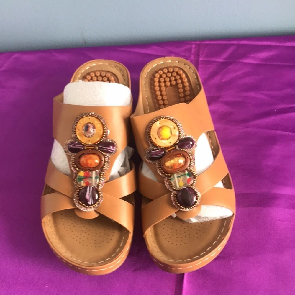 NWOT Tan jeweled slip on wedge sandals with heel massagers/cushion size 8/39 - Picture 9 of 9